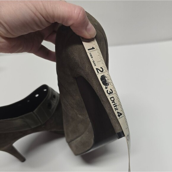 Stuart Weitzman Grommets Heeled Ankle Booties Taupe Gray Brown Suede Size 10 - Picture 8 of 8